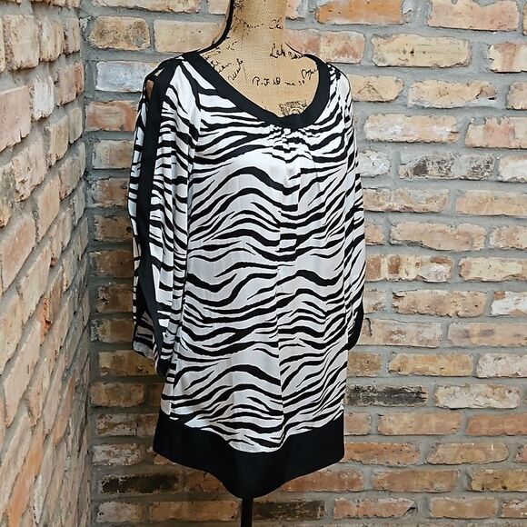 NWT Hot in Hollywood animal print spkit skeeve tunic top size Medium - Picture 3 of 11
